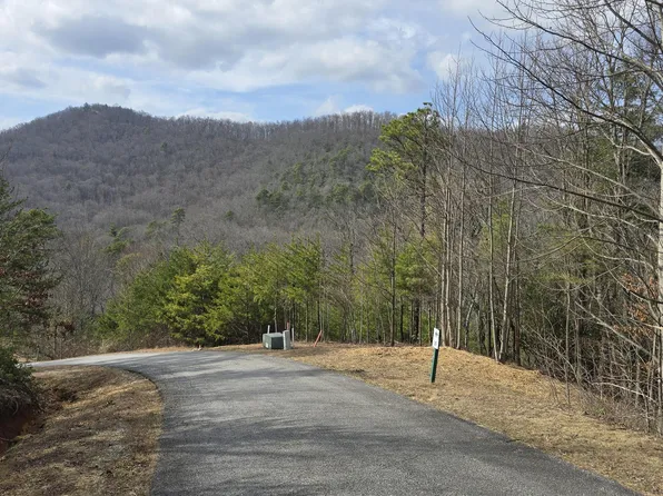 35 Winding View Trl, Clayton, GA 30525