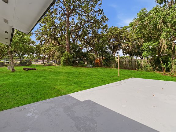 3rd image of 436 Eagle Creek Cir