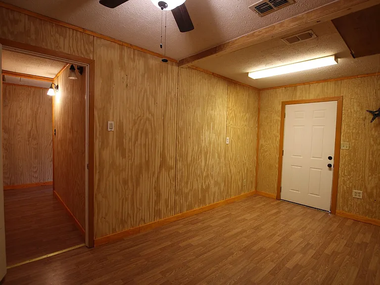 110 S Hunter St — Photo 31