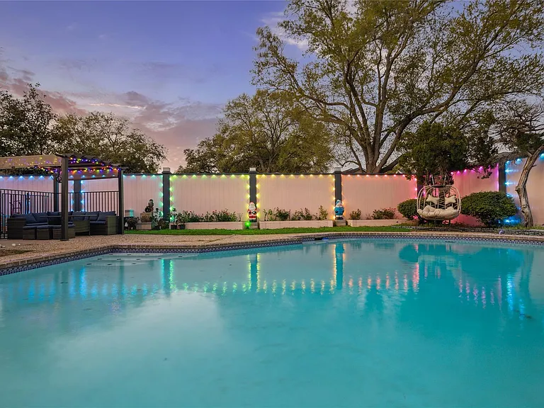 15302 La Mancha Dr — Photo 26