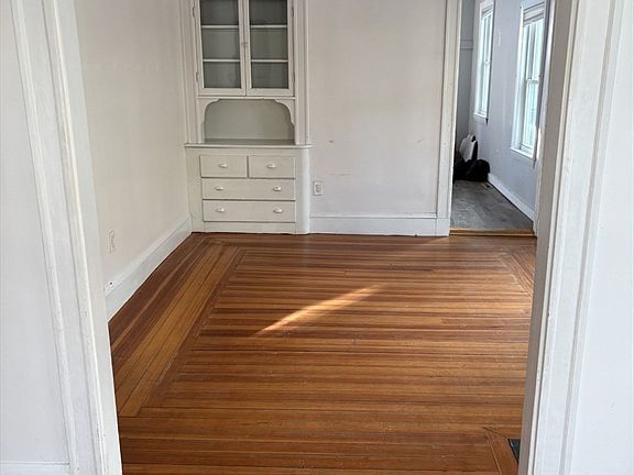 2nd image of 9 Maple St