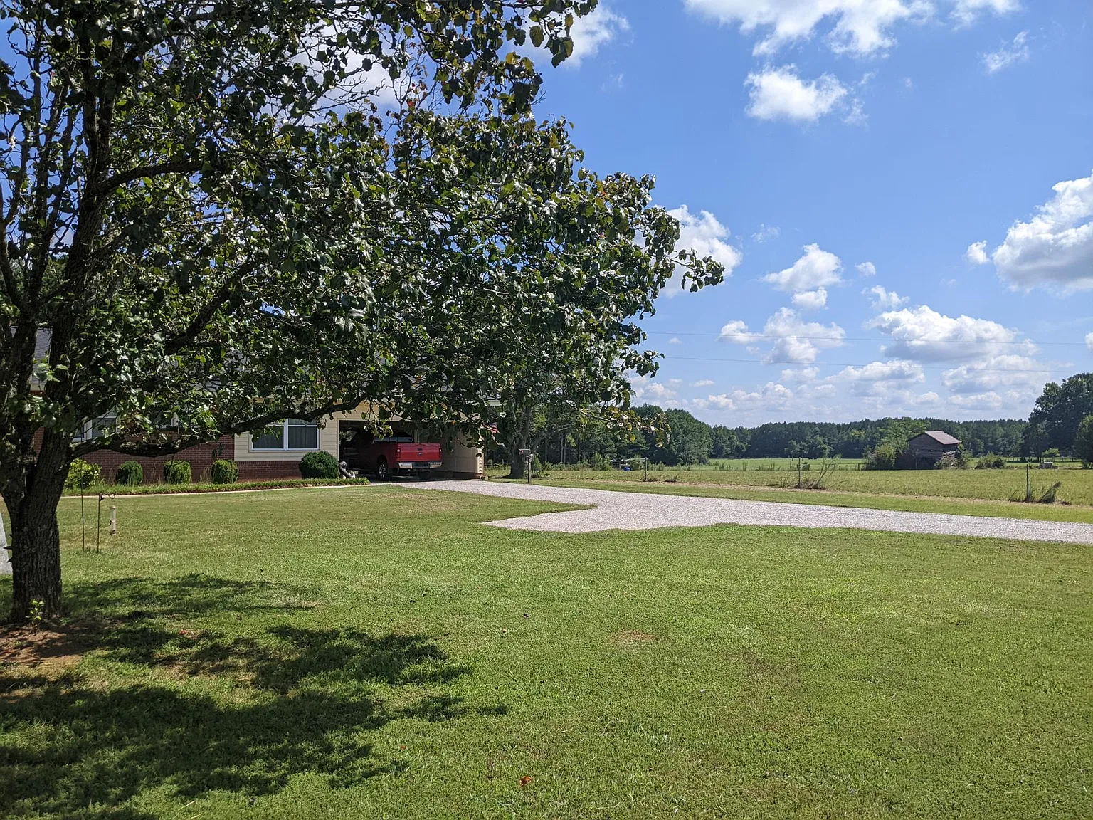 4 bed, 1554 sqft, $2,400 — Photo 3