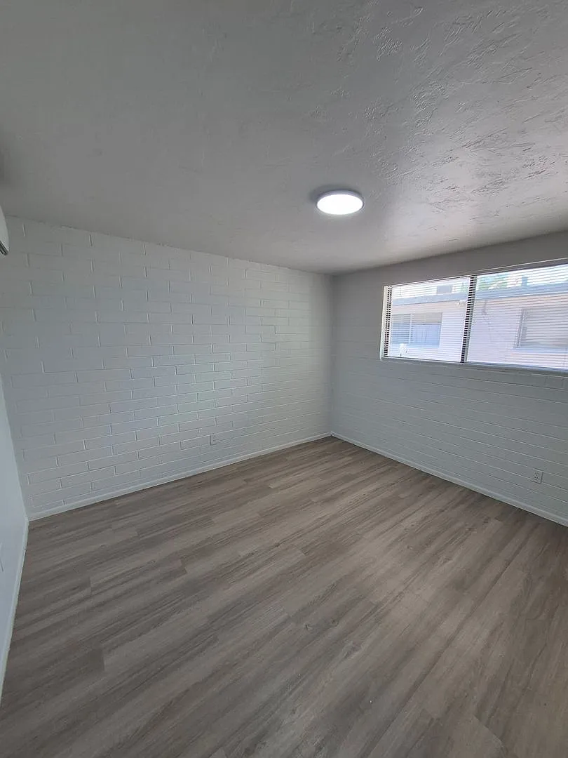 Alvernon Apartments — Photo 4