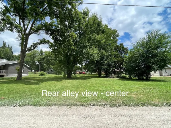 203 S Walnut St, Pana, IL 62557