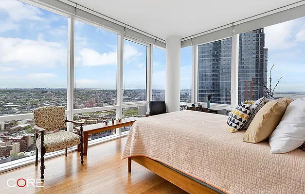 Rented by CORE | media 60