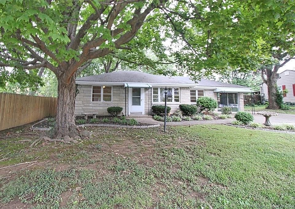 1st image of 1752 McDonald Ln