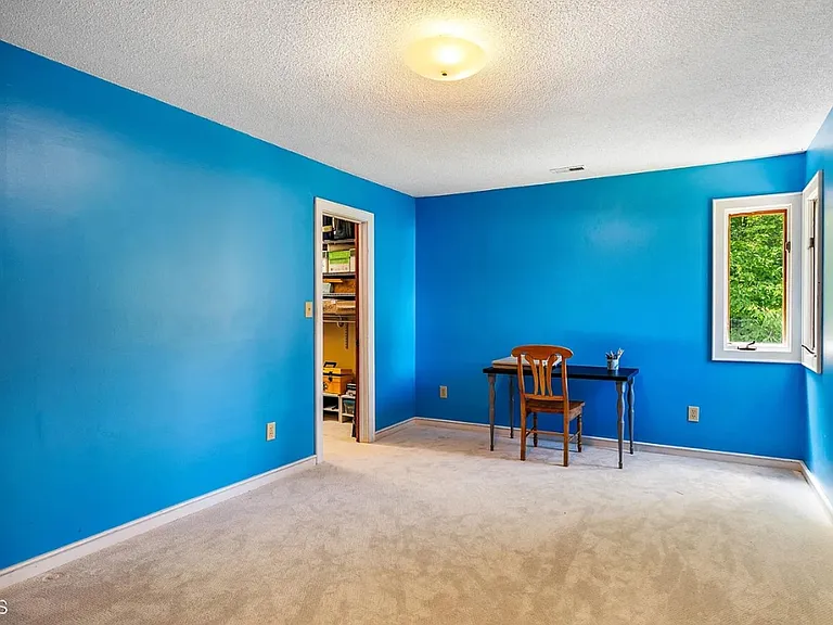 206 Lisa Dr — Photo 6