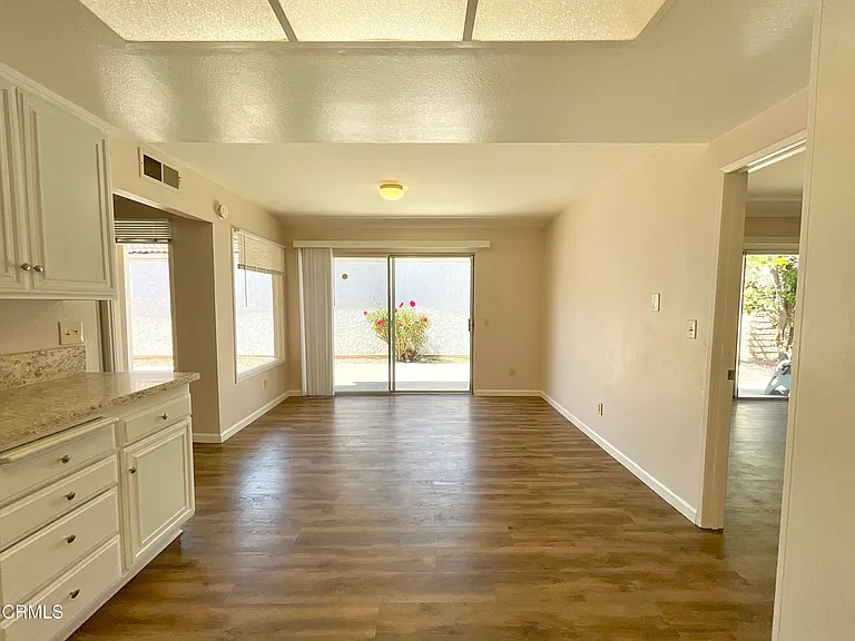 936 Belmont Ave — Photo 11