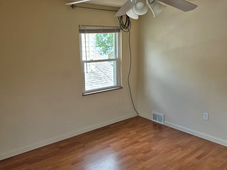 412 Ford St — Photo 11