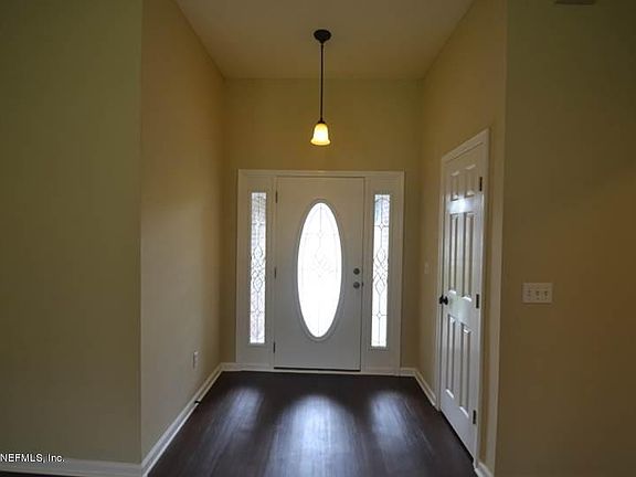 2nd image of 7098 Vida Ln