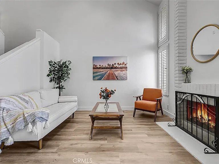 26571 Lucinda — Photo 17