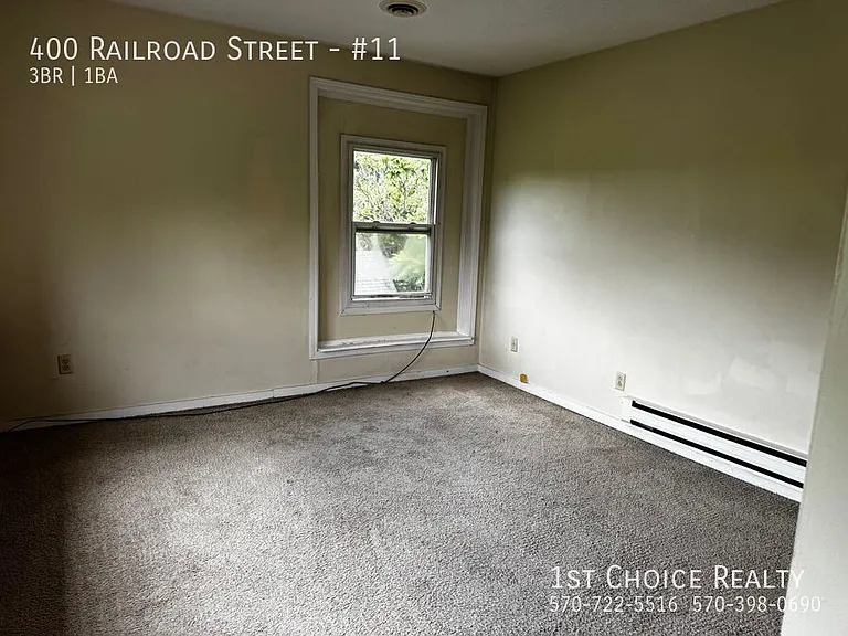400 Railroad St #11 — Photo 9
