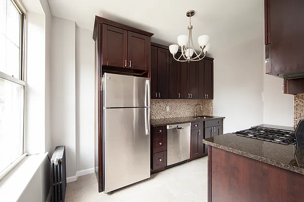 Rented by R New York | media 24