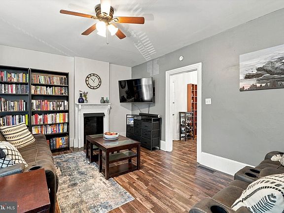 5th image of 317 Walnut St