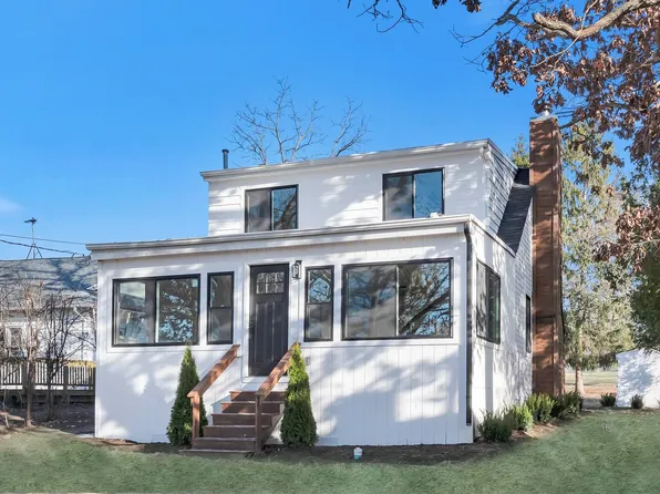 39345 N Lake Ave, Lake Villa, IL 60046