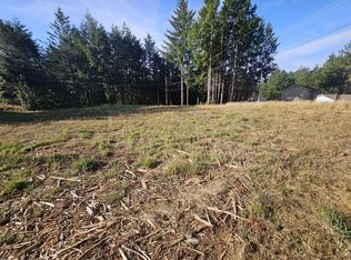 761 Redwood Rd, Whitethorn, CA 95589