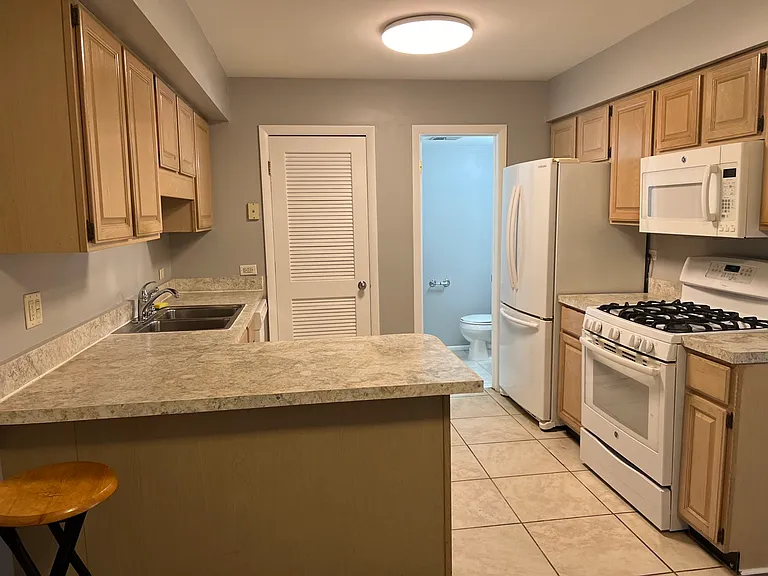 7605 Bristol Ln #E — Photo 5