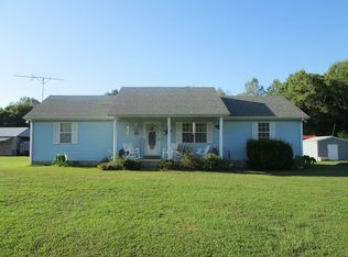 6925 Highway 52 E, Lafayette, TN 37083