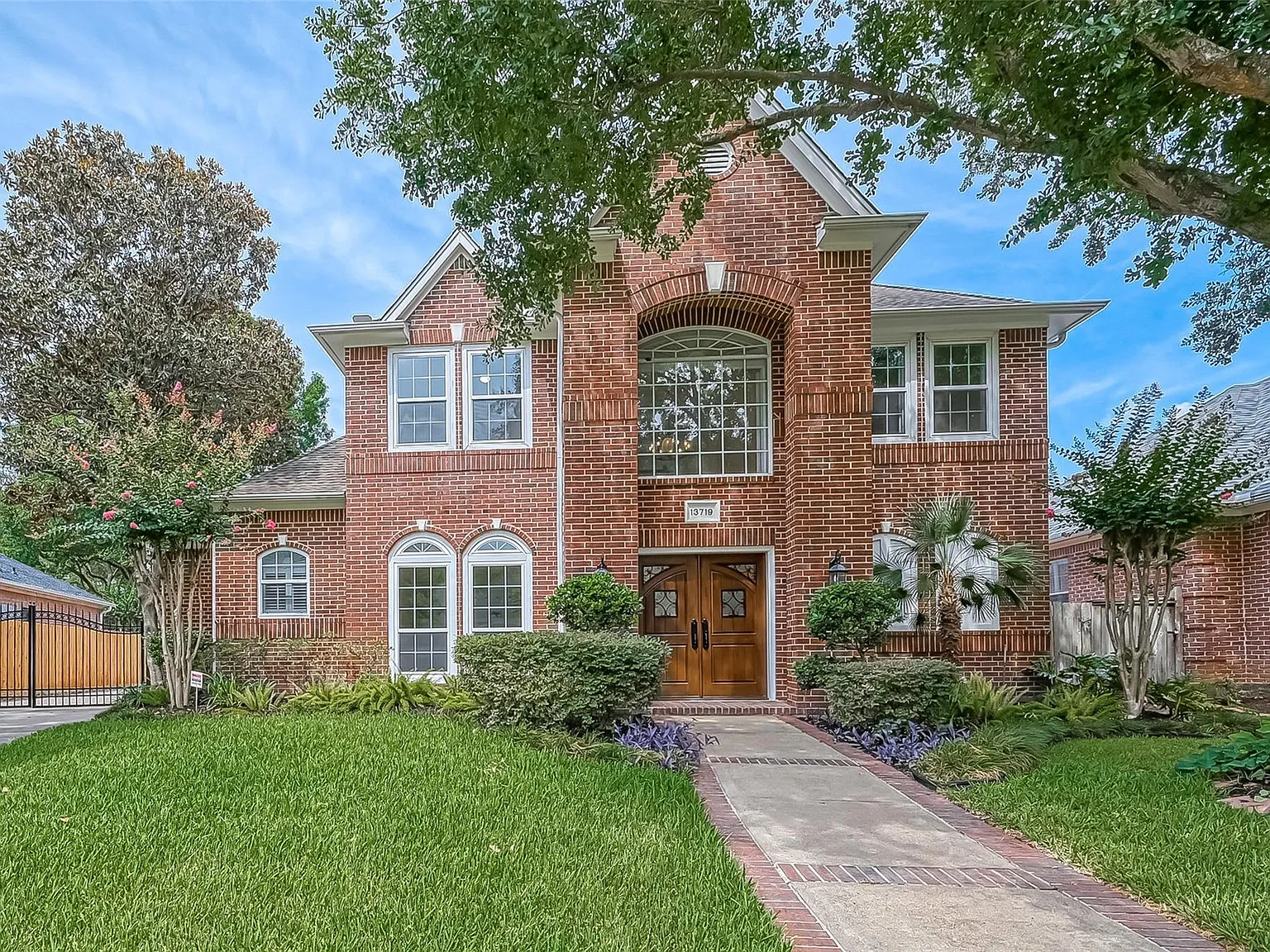4 bed, 3.5 bath, 2934 sqft, $3,800 — Photo 1