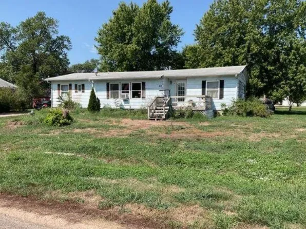 413 N McKelvey St, Bladen, NE 68928