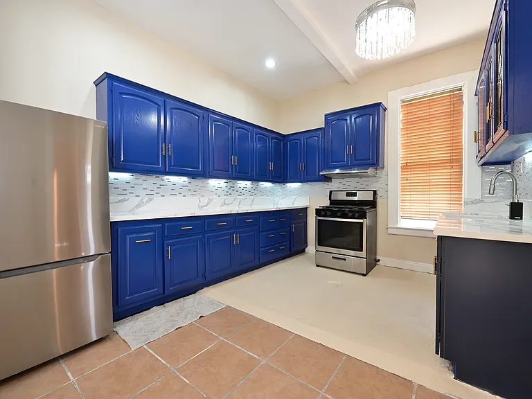 332 E Olive Ave — Photo 14
