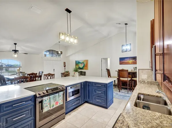 13 NW 8th Ter, Cape Coral, FL 33993