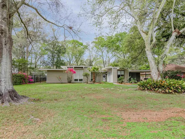 423 Castle Kirk Dr, Baton Rouge, LA 70808