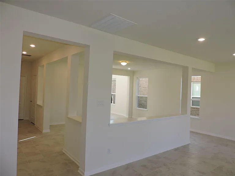 1122 Epworth Ct — Photo 13