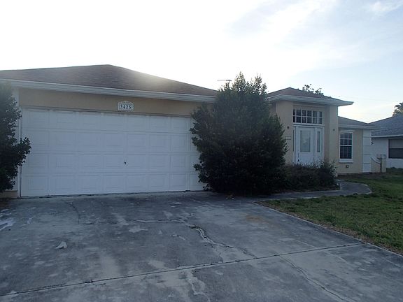 2nd image of 3425 SE Hart Circle