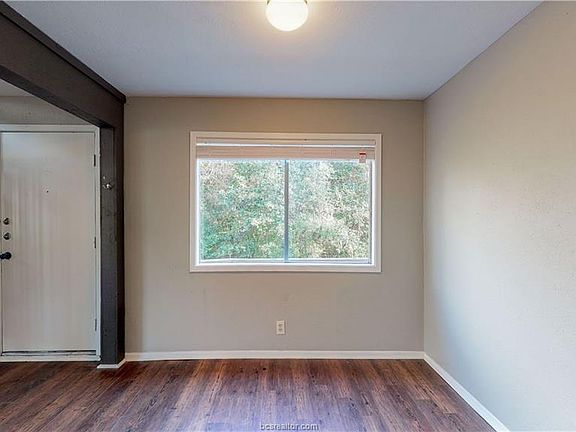 4th image of 1216 Holik Dr APT A