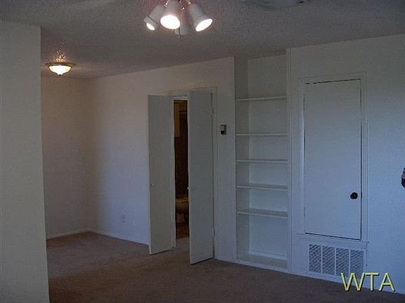 Built-in Bookshelves