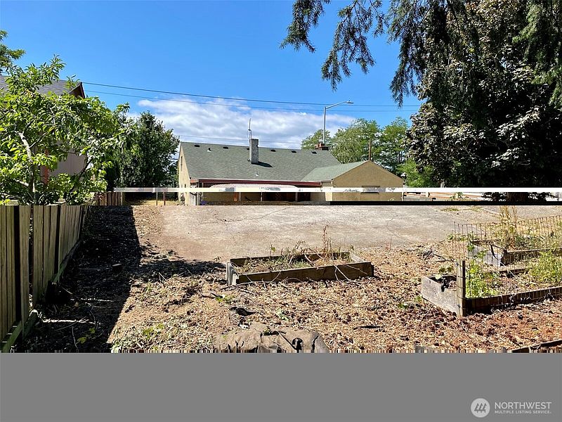 3rd image of 9058 Wallingford Avenue N