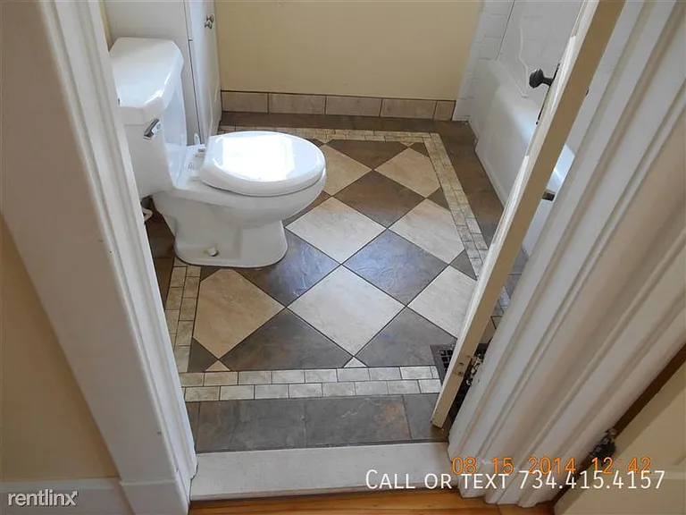 818 Packard St — Photo 40
