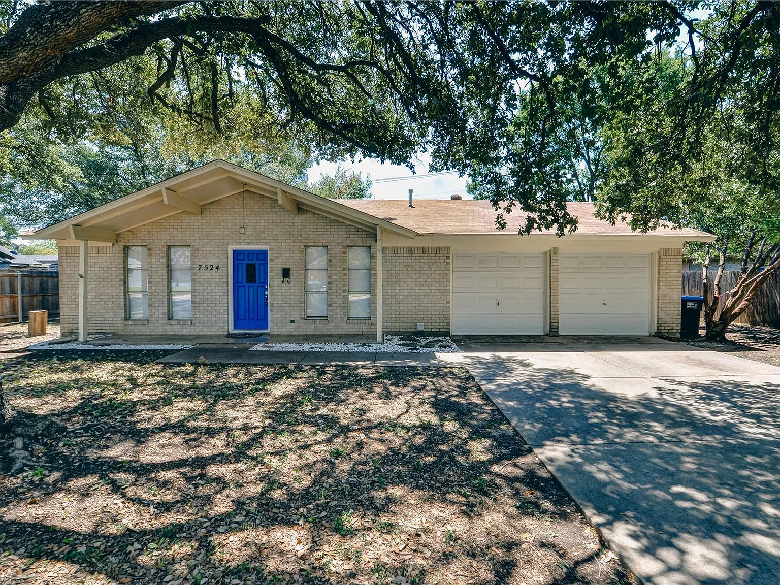 3 bed, 1218 sqft, $1,700 — Photo 1
