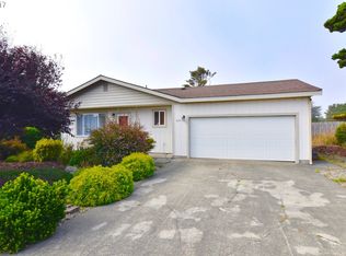 800 9th St SW, Bandon, OR 97411