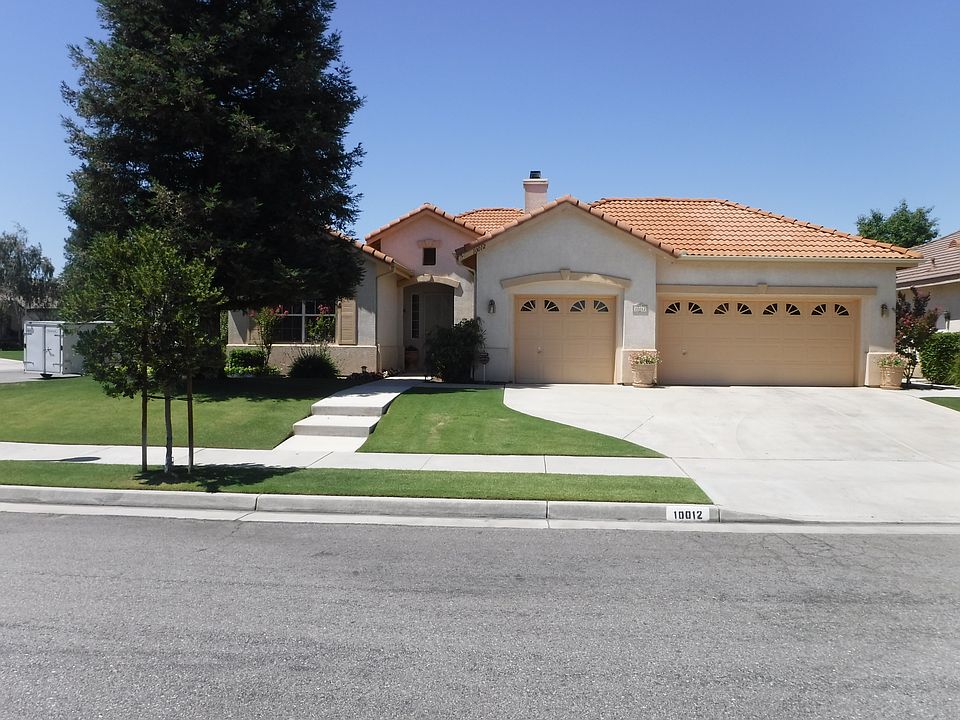 Over-sized 3-car garage!