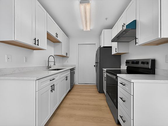 3rd image of 7434 Beverly Ln #B