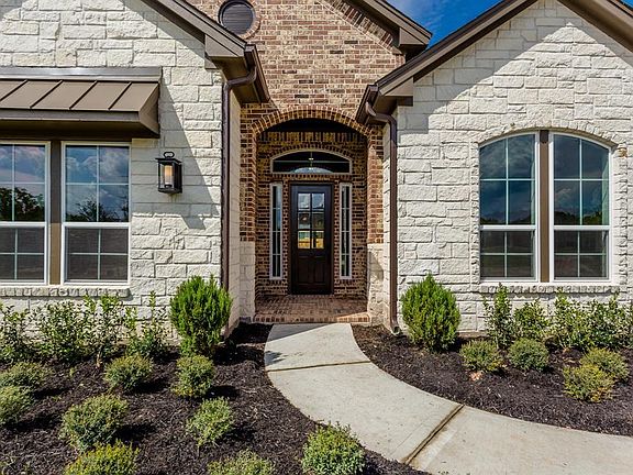 3rd image of 32806 Winslow Dr