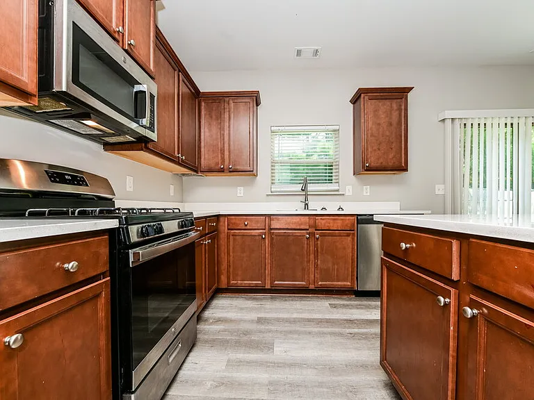 4325 Comfort Trl — Photo 10