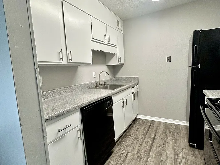The Glenwood at Pinson — Photo 18