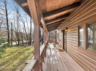 7515 Crestview Dr, Tobyhanna, PA 18466