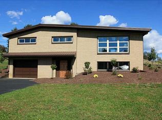2301 Hahntown Wendel Rd, Irwin, PA 15642