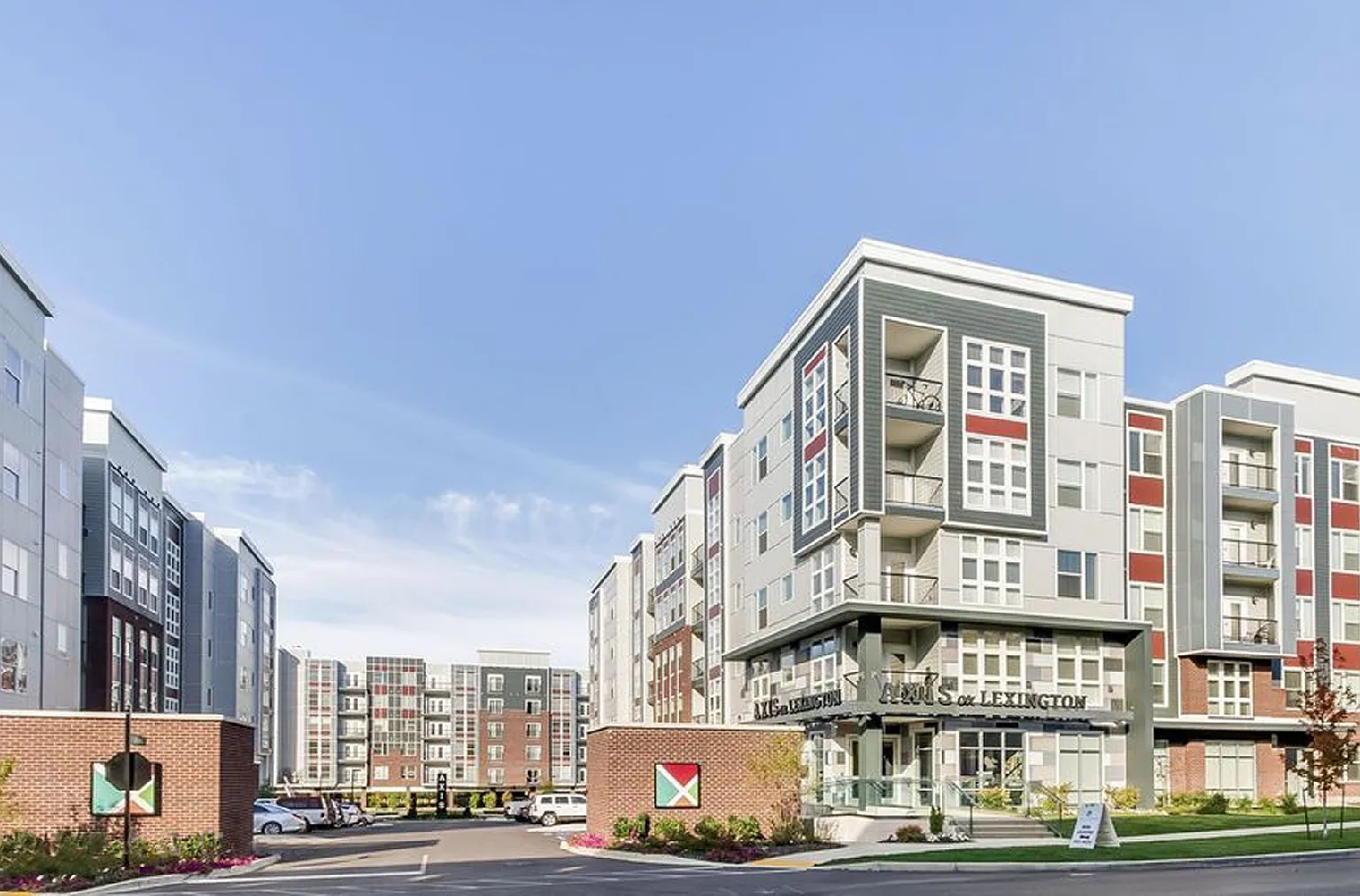 Axis on Lexington — Photo 1