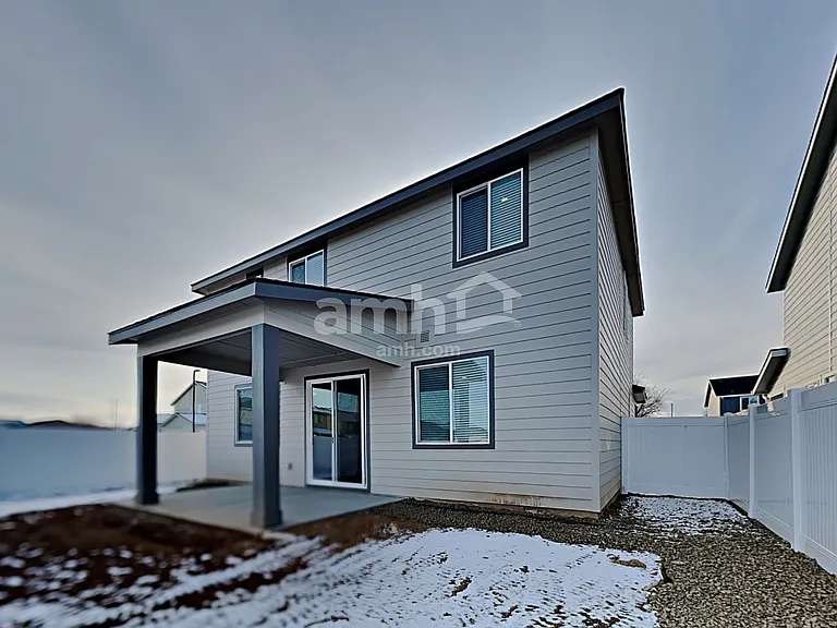 740 S Retort Ave — Photo 16
