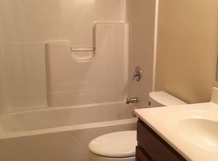 160 Breezewood Dr, Hanover, PA 17331