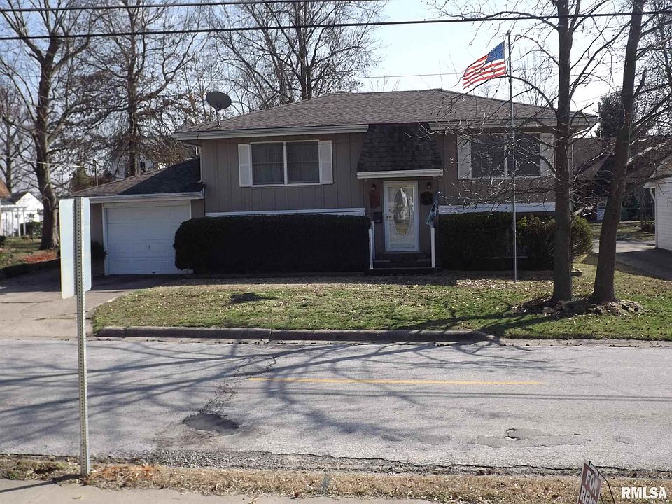 1st image of 309 W 9th St