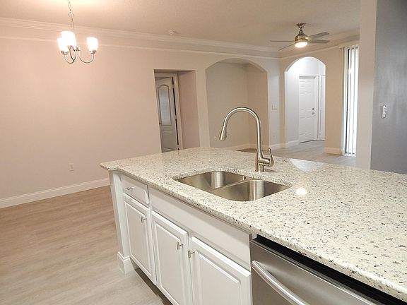 5th image of 12107 Poppy Field Ln APT 103