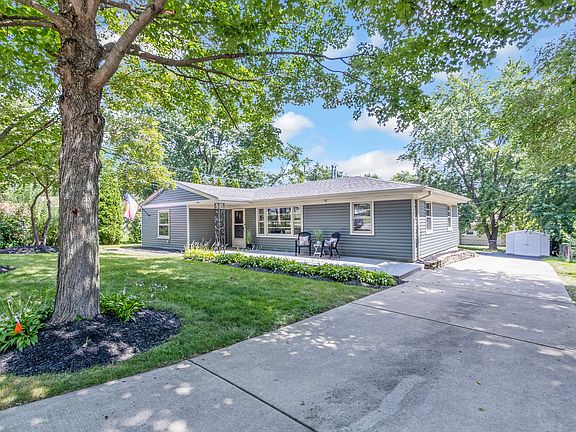 2nd image of 646 Mount Vernon Pl