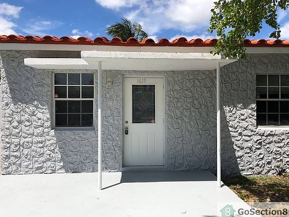 3rd image of 1619 NW 13th St