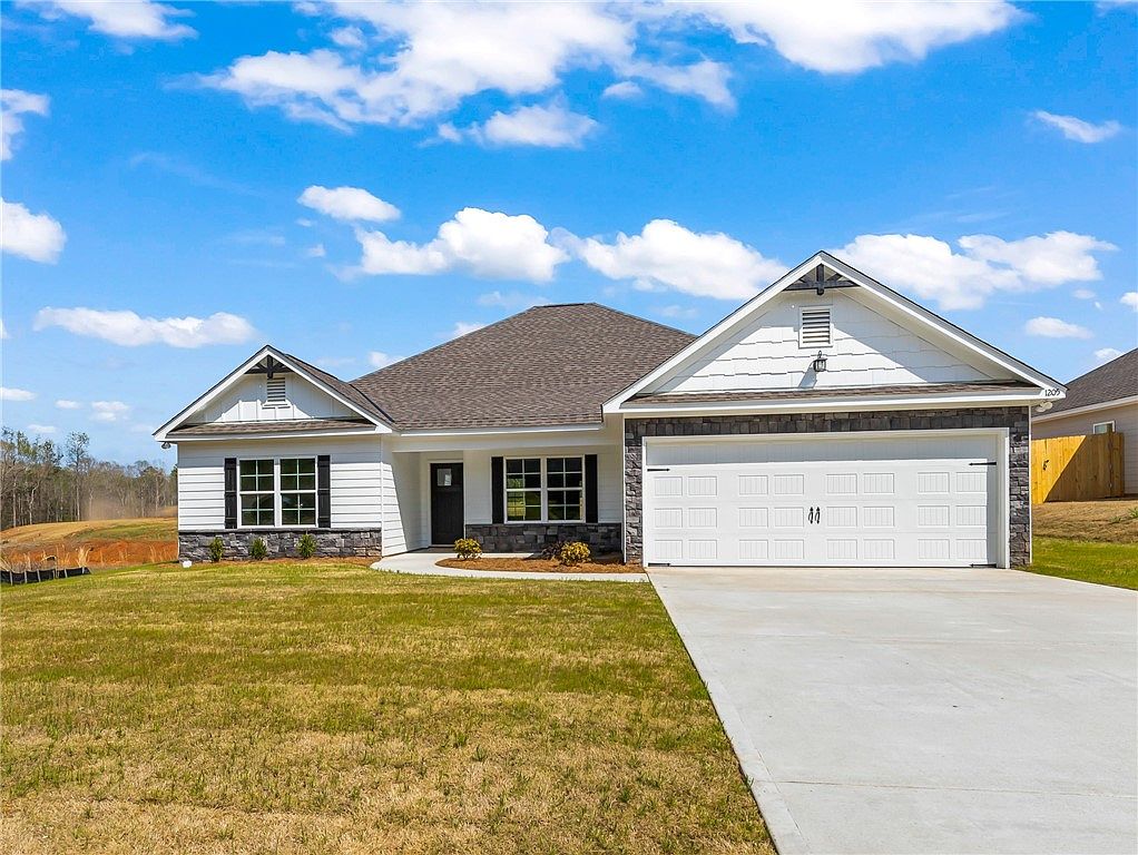 1205 Lowndes St, Opelika, AL 36801 Zillow